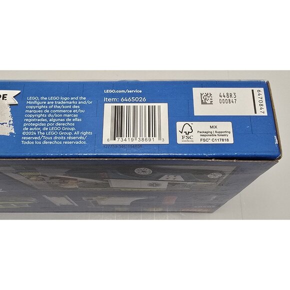 LEGO® City Emergency Ambulance and Snowboarder 60403 - Picture 4 of 5